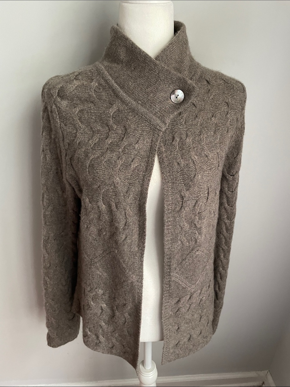 Elena Solano Cashmere Cozy Cable Knit Taupe Shawl Collar Sweater Size Large